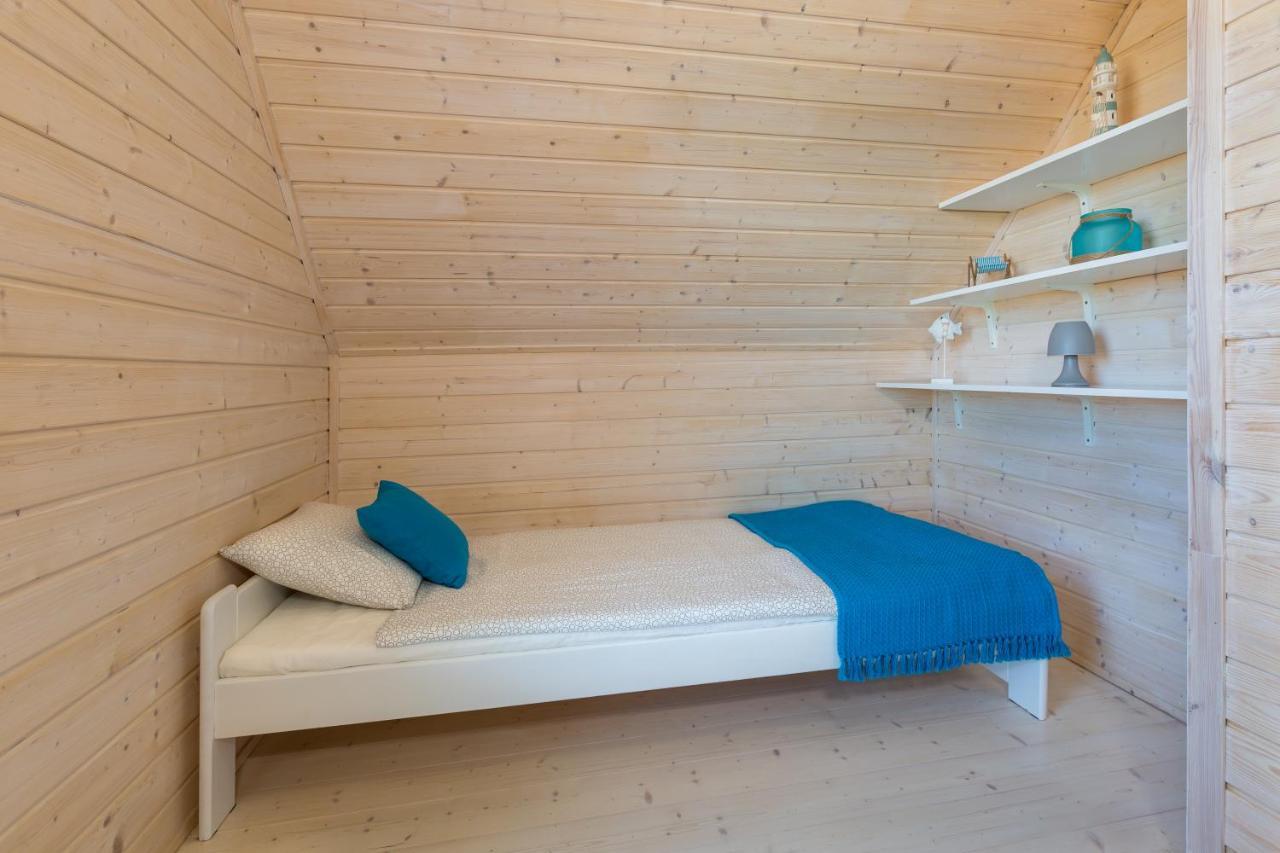 Domki Oski Sarbinowo Exteriör bild