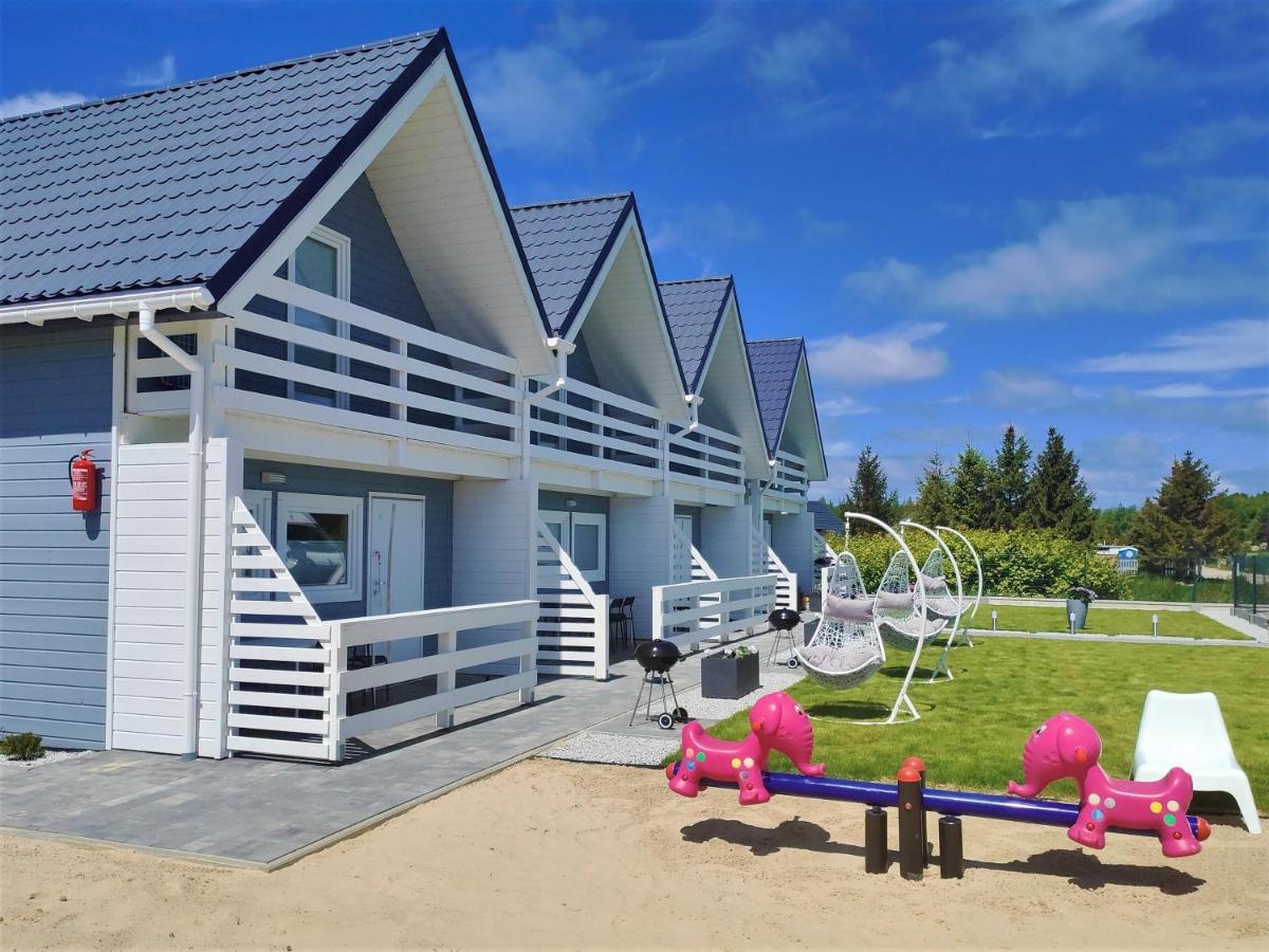 Domki Oski Sarbinowo Exteriör bild